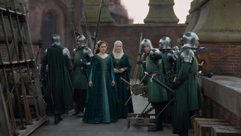 House of the Dragon season 3 episode 2 - Alicent (Olivia Cooke) and Helaena (Phia Saban)