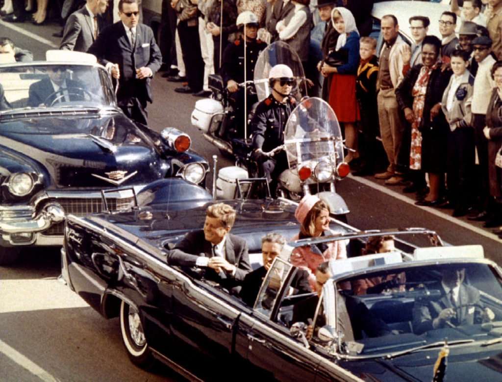 15 American Conspiracy Theories People Keep Believing | Den of Geek