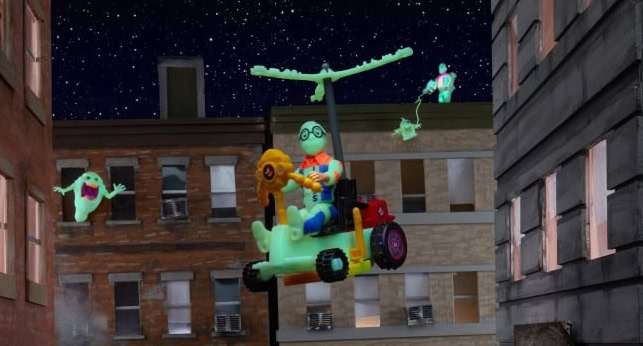 Kenner Classics The Real Ghostbusters Ecto-Glow Glow Copter & Louis Tully Comic-Con exclusive set unveiled by Hasbro