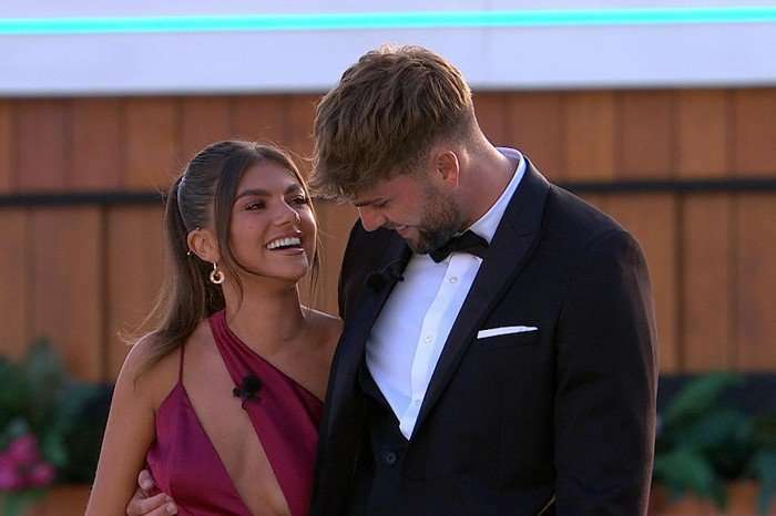 Love-Island's-Samie-and-Tom Love Island's Samie and Tom
