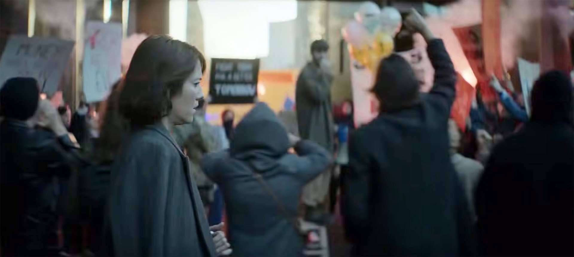 Mary Elizabeth Winstead & Rafe Spall in 'Rich Flu' Virus Thriller Trailer | FirstShowing.net