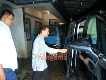 Photos: Aamir Khan snapped in Bandra