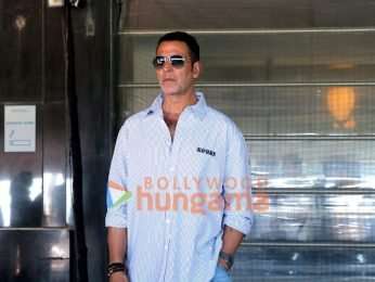 Photos: Akshay Kumar, Disha Patani, Suniel Shetty, Arshad Warsi and others snapped promoting their film Welcome To The Jungle in Juhu