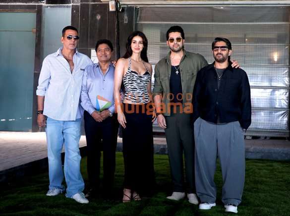 Photos: Akshay Kumar, Disha Patani, Suniel Shetty, Arshad Warsi and others snapped promoting their film Welcome To The Jungle in Juhu