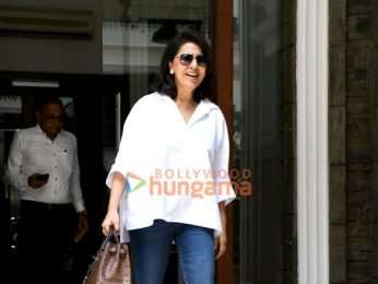 Photos: Neetu Singh spotted outside a dental clinic in Khar