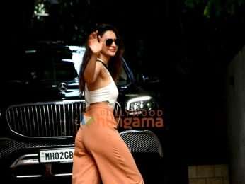 Photos: Rakul Preet Singh snapped at Matrix office in Santacruz