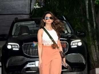 Photos: Rakul Preet Singh snapped at Matrix office in Santacruz