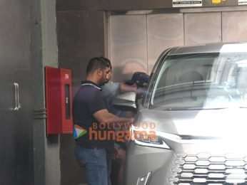 Photos: Ranbir Kapoor snapped outside a clinic in Bandra