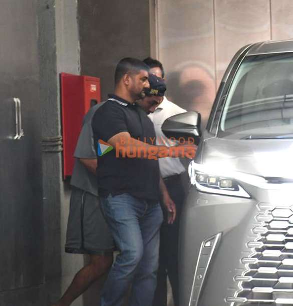 Photos: Ranbir Kapoor snapped outside a clinic in Bandra