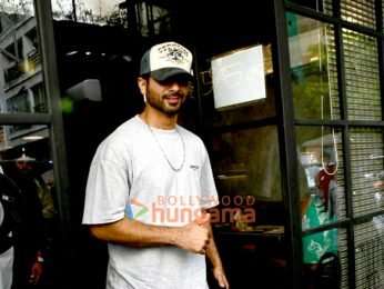 Photos: Shahid Kapoor snapped outside a cafe in Bandra