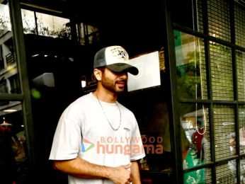 Photos: Shahid Kapoor snapped outside a cafe in Bandra