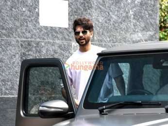 Photos: Shahid Kapoor snapped outside a gym in Bandra