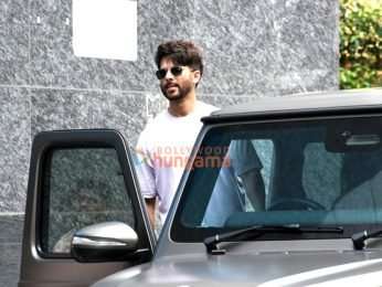 Photos: Shahid Kapoor snapped outside a gym in Bandra