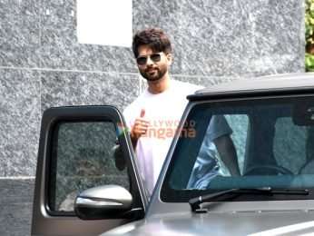 Photos: Shahid Kapoor snapped outside a gym in Bandra