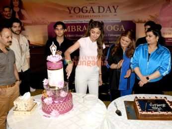 Photos: Shilpa Shetty, Arjun Kapoor and others snapped Yoga Day event
