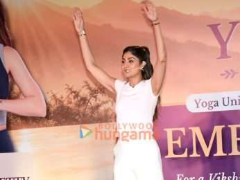 Photos: Shilpa Shetty, Arjun Kapoor and others snapped Yoga Day event