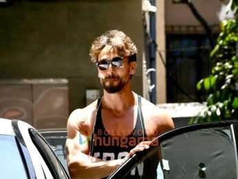 Photos: Tiger Shroff spotted outside a gym in Bandra