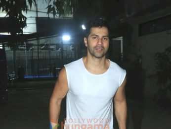 Photos: Varun Dhawan snapped in Bandra