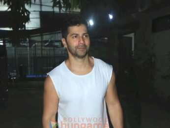 Photos: Varun Dhawan snapped in Bandra