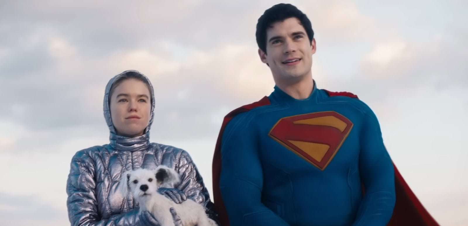Superman welcomes Kara to Earth in clip from DC’s Supergirl