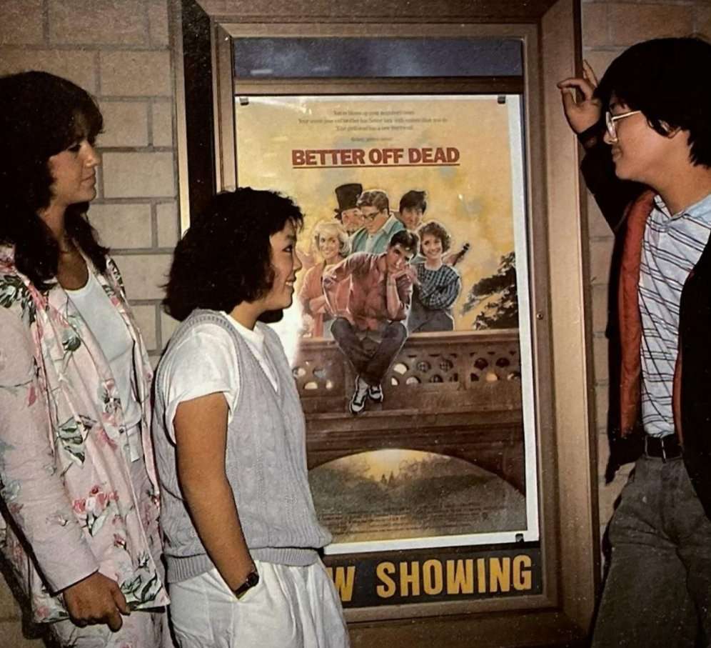 9 Photos of What it Looked Like to Watch Movies in the '70s & '80s | Den of Geek