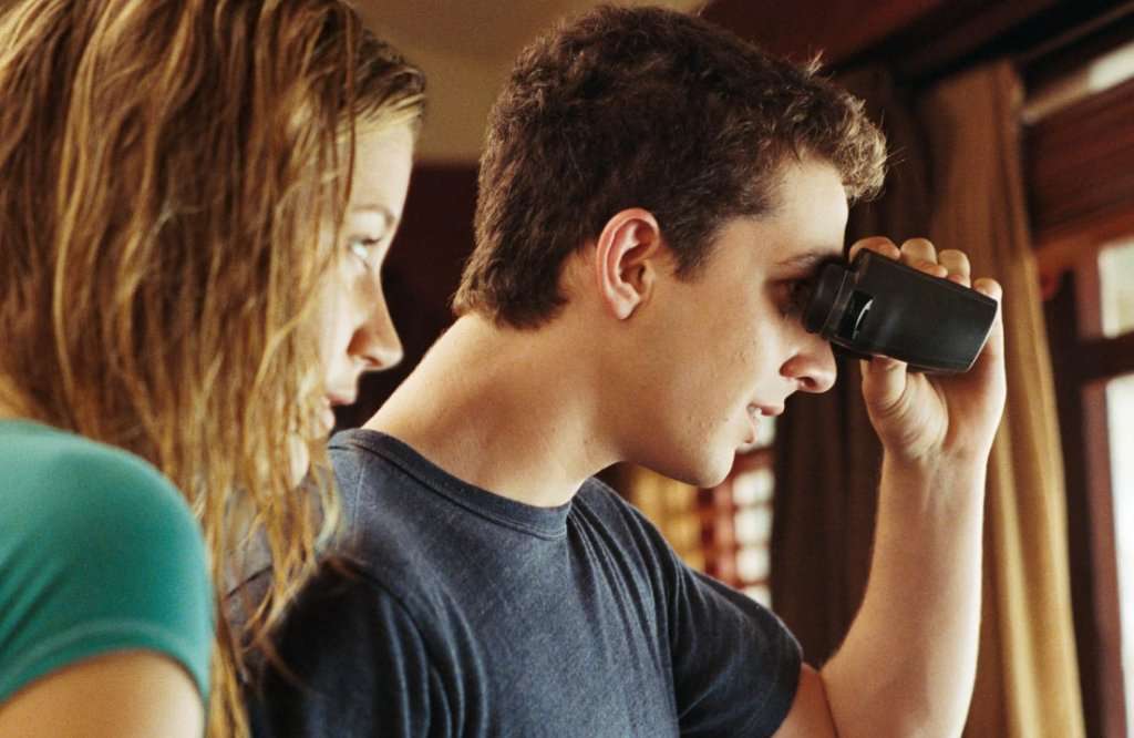14 Movies Where They Could Have Just Called the Police | Den of Geek