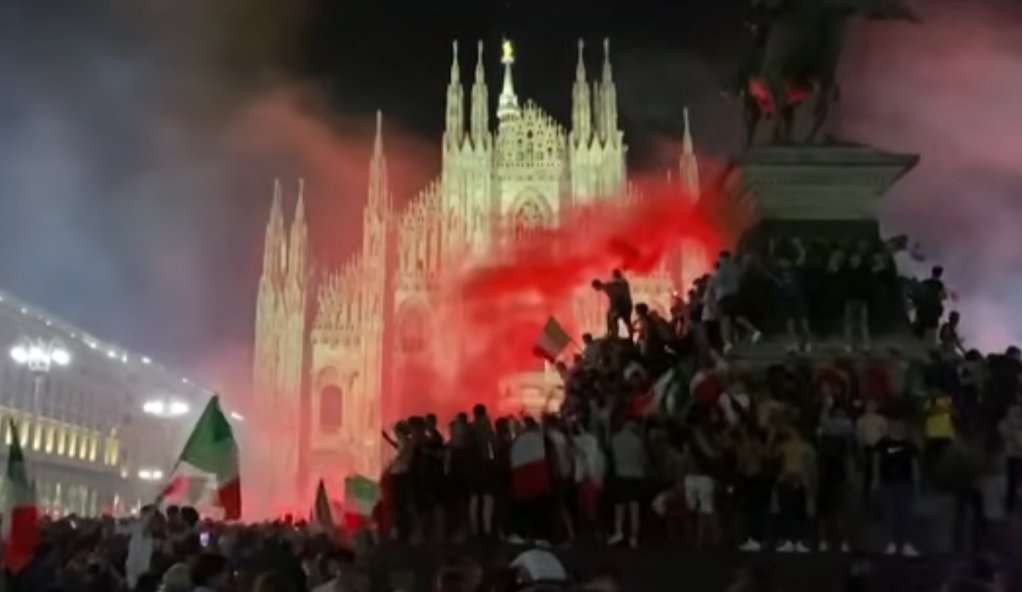 13 of the Craziest Fan Celebrations After a World Cup or Soccer Win | Den of Geek
