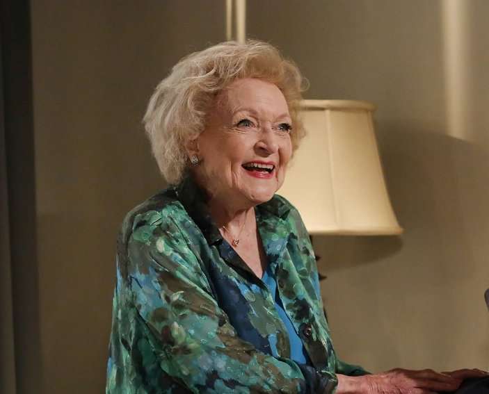 15 Celebrities You Didn't Realize Lived So Long | Den of Geek