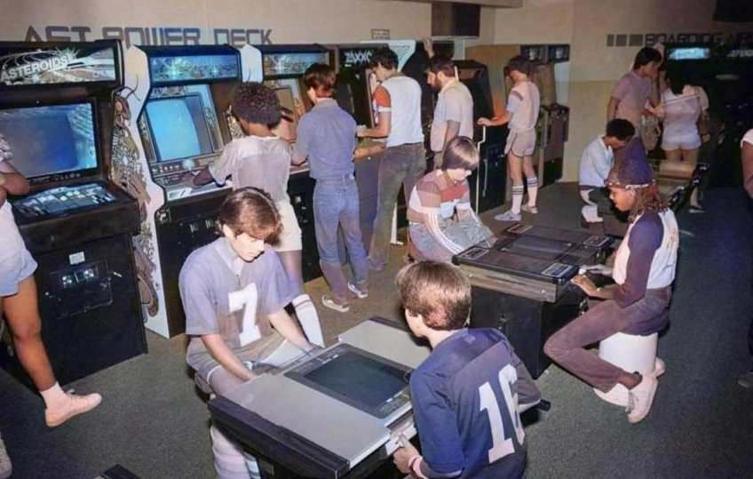 Classic Photos of Peak Arcade Life from the 1980s | Den of Geek