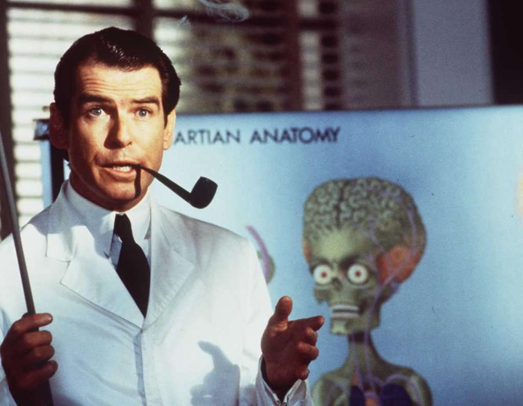 The Strangest Things to Know About Aliens, According to Conspiracy Theorists | Den of Geek