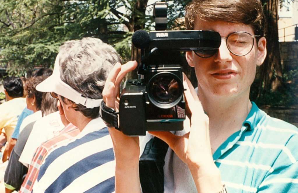 9 Photos of What it Looked Like to Watch Movies in the '70s & '80s | Den of Geek