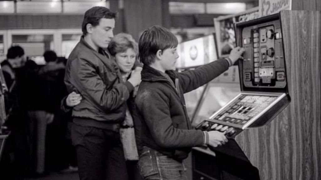 Classic Photos of Peak Arcade Life from the 1980s | Den of Geek