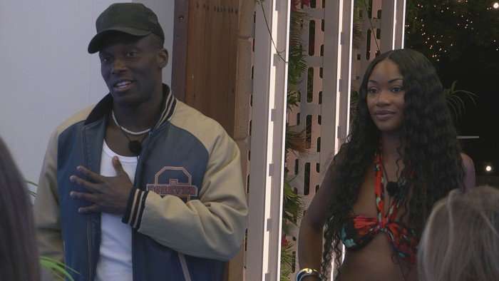 Love Island S13 Ope and Victoria.