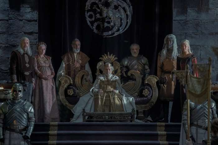 paddy-considine-sian-brooke-michael-carter-steve-toussaint-eve-best (1) (L-R) Paddy Considine, Sian Brooke, Michael Carter, Steve Toussaint, and Eve Best in House of the Dragon