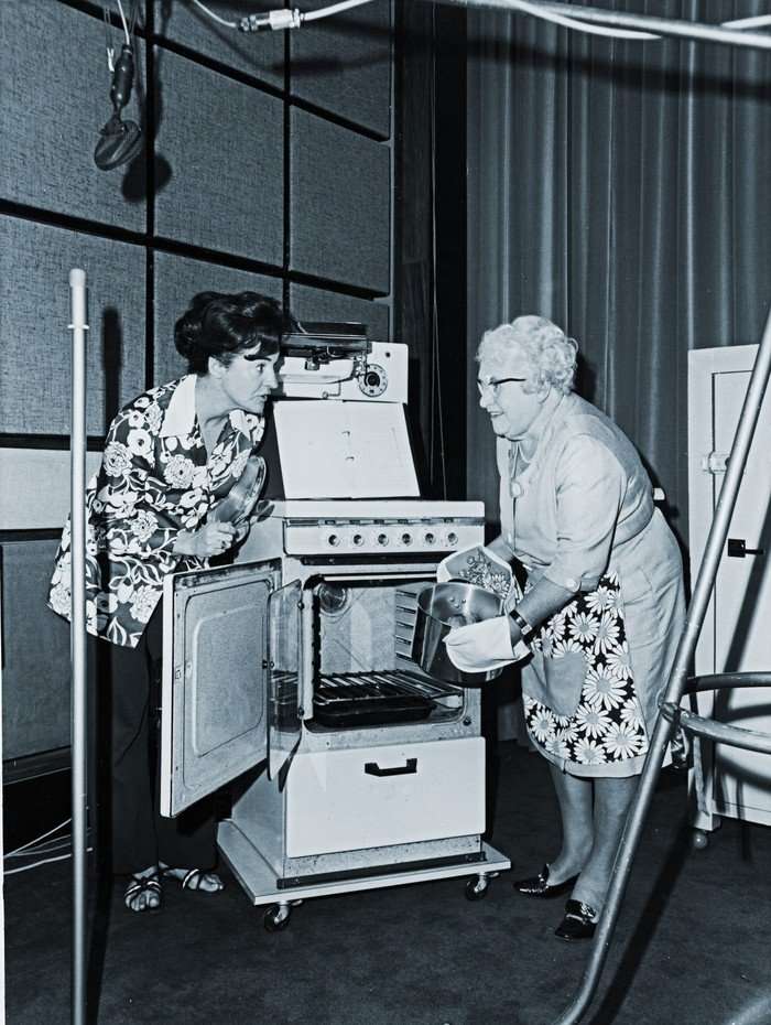 Jill )Patricia Greene) and Doris (Gwen Berryman) with an oven in the Archers studio Jill )Patricia Greene) and Doris (Gwen Berryman) with an oven in the Archers studio