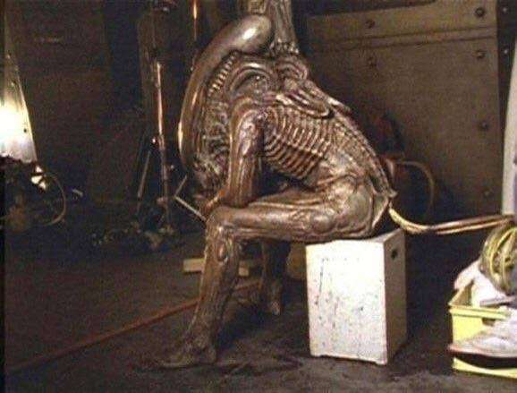 15 Behind the Scenes Photos That Ruin the Movie Magic | Den of Geek