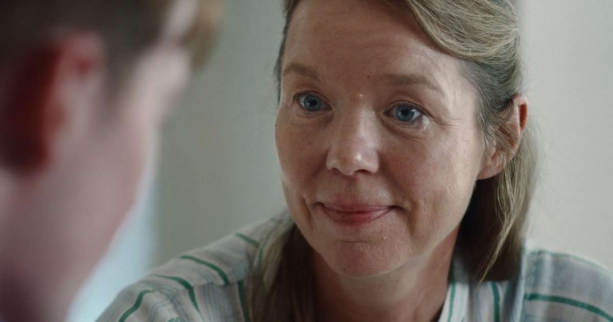 Anna Maxwell Martin shines in powerful Heartstopper Forever scene as she takes over Olivia Colman role