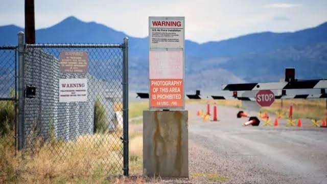 15 Conspiracy Theories Humanity Still Loves to Believe | Den of Geek