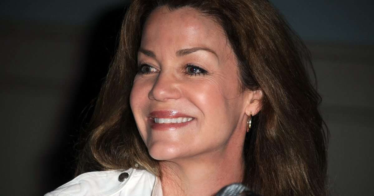Babylon 5 star reflects on show&rsquo;s "amazing" representation of bisexuality