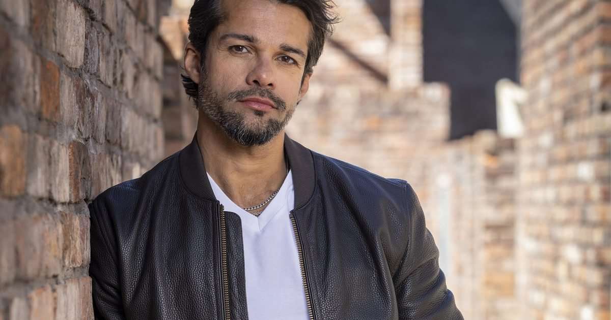 Coronation Street airs worrying scenes as newcomer Idris Nazir shows his true colours in early ITVX release