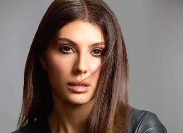 Elnaaz Norouzi celebrates her birthday on set; says, &ldquo;There isn&rsquo;t a better place for me to be&rdquo;