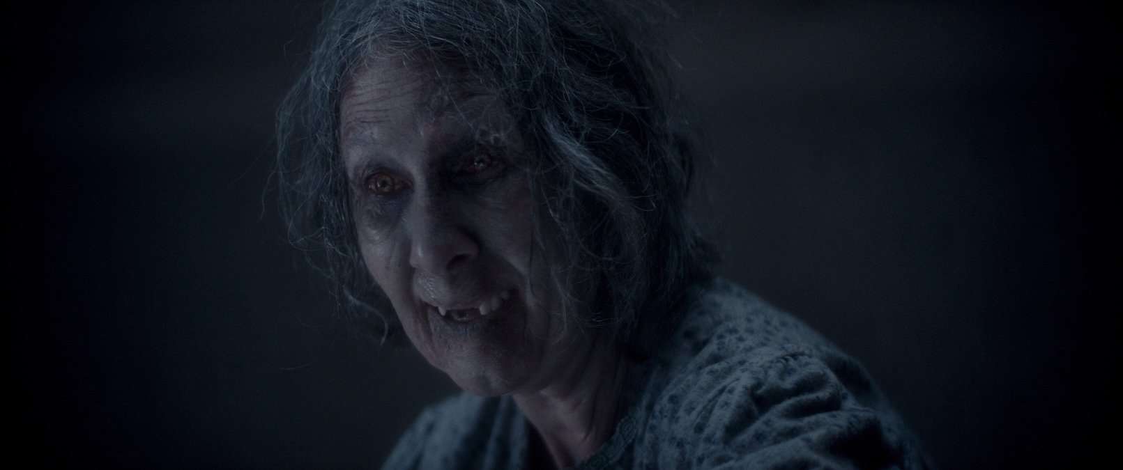 Evil Dead Burn Proves That the Franchise Needs More Comedy | Den of Geek