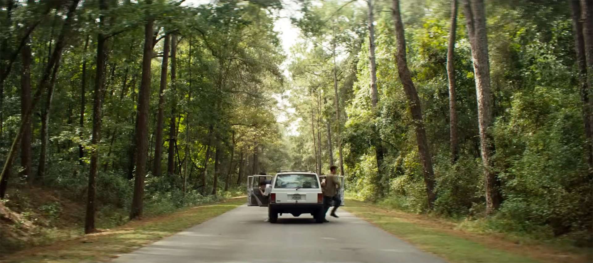 Full Trailer for Gen-Z Thriller 'It Ends' Stuck Driving in an Endless Loop | FirstShowing.net