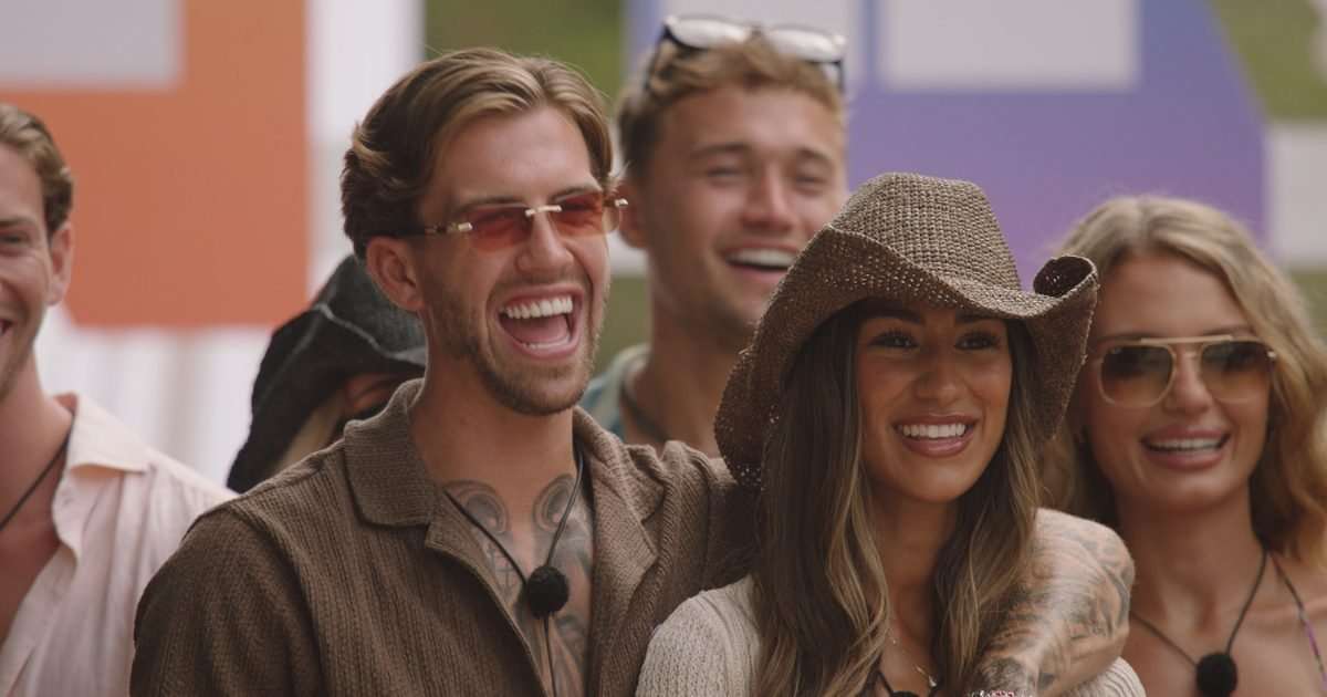 Love Island&rsquo;s Sean and Lola give their verdict on Priya and Aidan amid shock romance