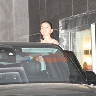 Photos: Alia Bhatt snapped at a dance studio in Bandra