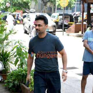 Photos: Celebs attend Pyarelal Ramprasad Sharma's wife's funeral