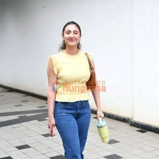 Photos: Dhvani Bhanushali spotted in Khar