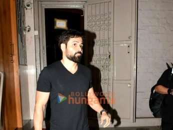 Photos: Emraan Hashmi snapped outside a dubbing studio in Bandra Photos: Emraan Hashmi snapped outside a dubbing studio in Bandra