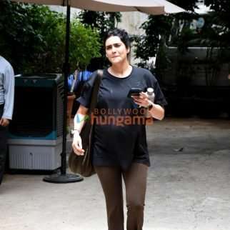 Photos: Karishma Tanna snapped outside a gym in Bandra