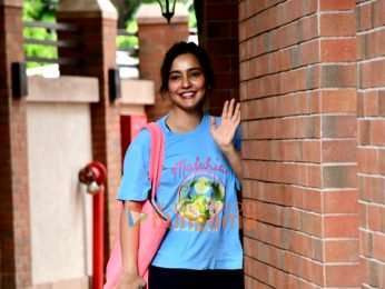 Photos: Neha Sharma snapped at her residence in Bandra Photos: Neha Sharma snapped at her residence in Bandra